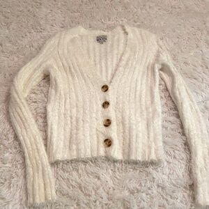 Major Label Group White V neck Button front Sweater Size Medium